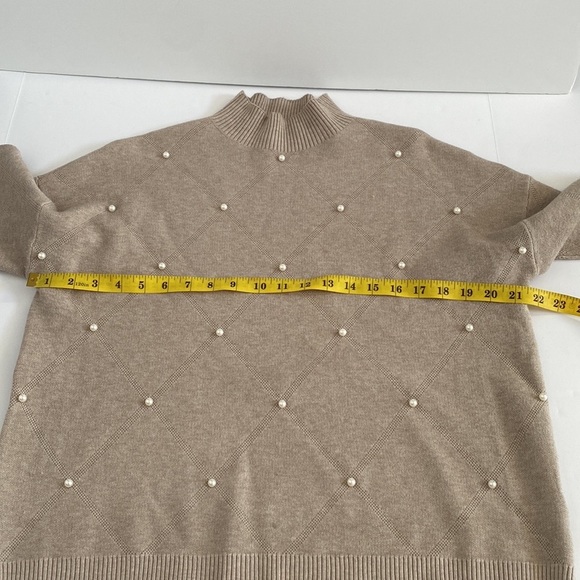 2/$25Elegant Chic formal boxy Beige light brown Sweater Pearl Accents sz medium - Picture 4 of 9